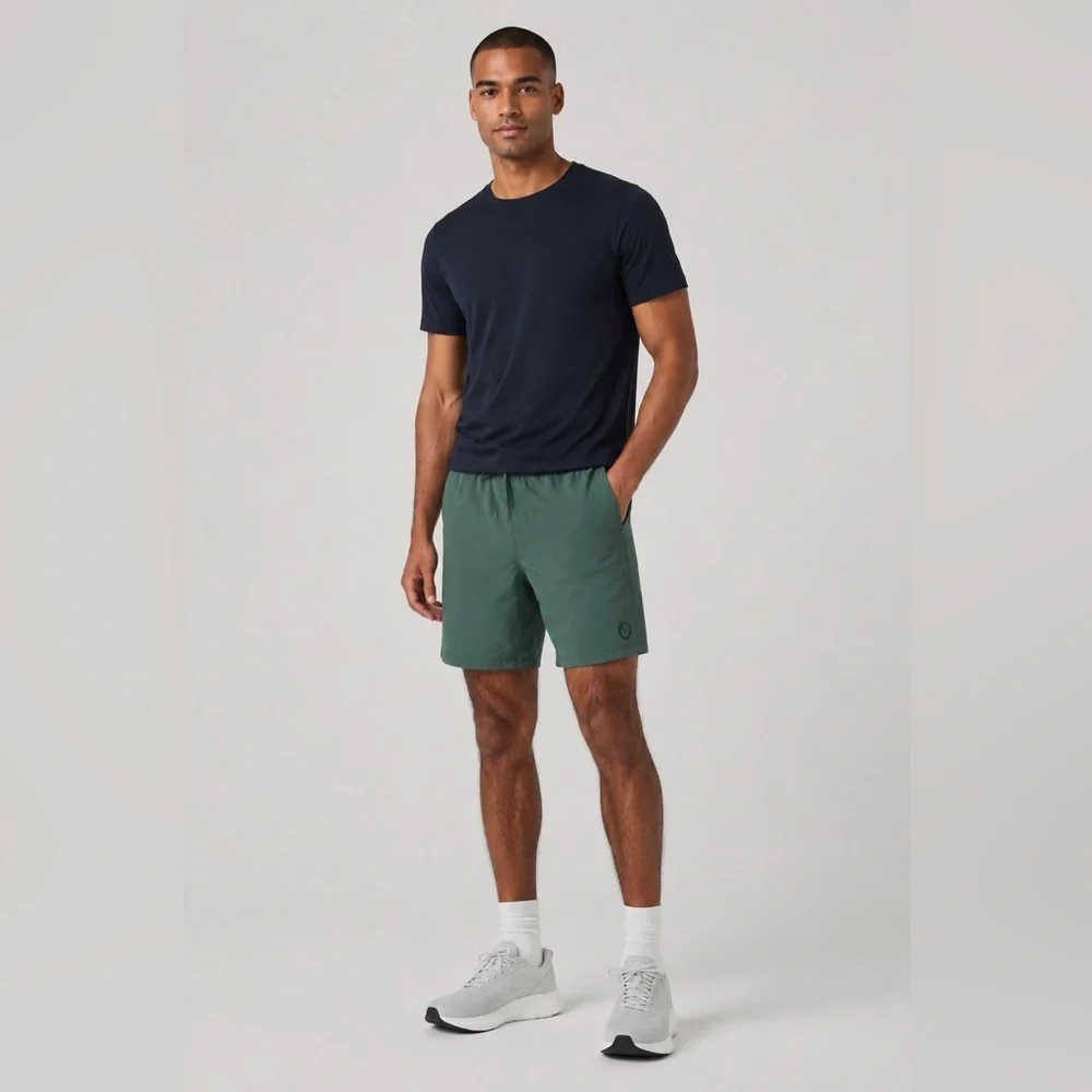 NWT Vuori Kore Short Unlined 7